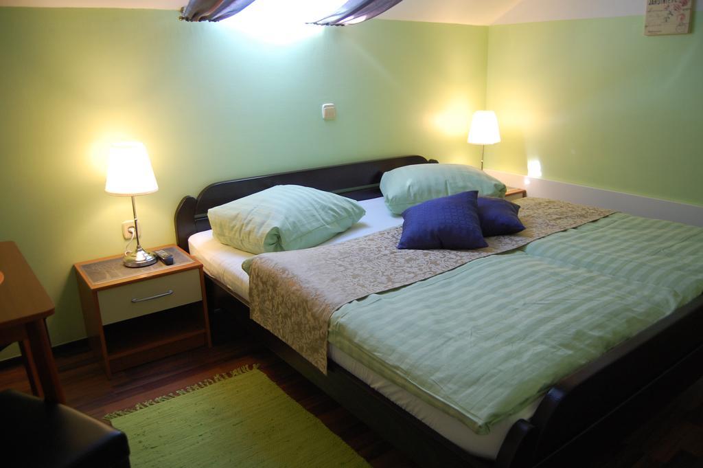 Rooms Hisa Divino Ptuj Exteriör bild